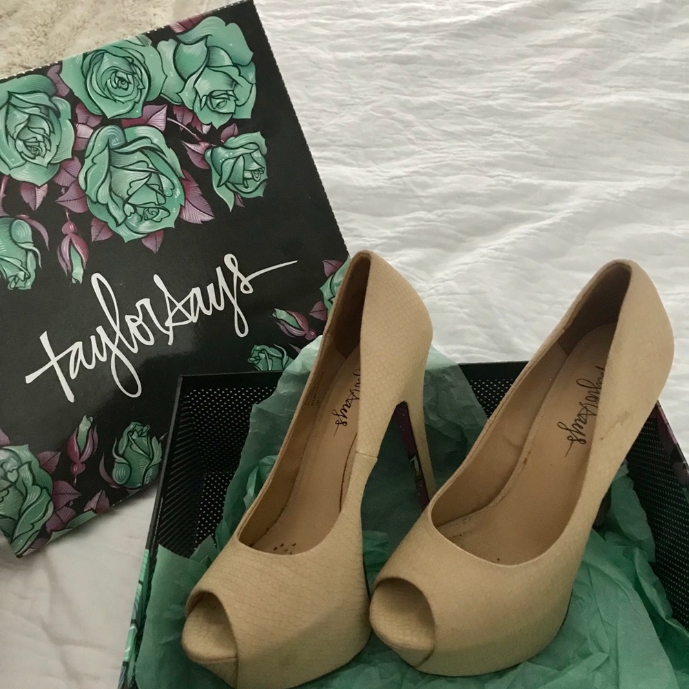 Taylor Says heels